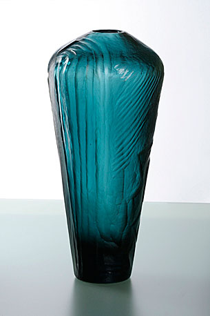 BIG WATERFALL, blowen glass, cut, 47 × 23 cm, 2007
foto M. Pouzar