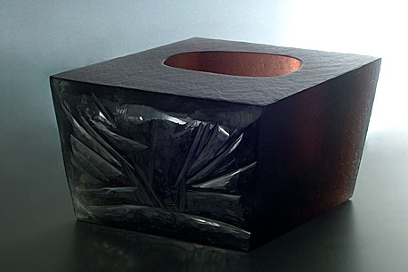 TREE, mould-melted glass, cut, 15 × 18 × 21 cm, 2005
foto J. Šolc