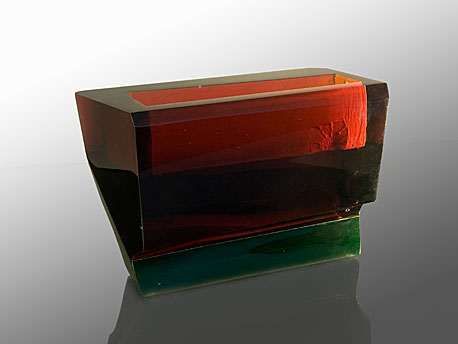 ČERVENÝ KEŘ, tavené broušené sklo, 17 × 27 × 11 cm, 2006
foto J. Šolc