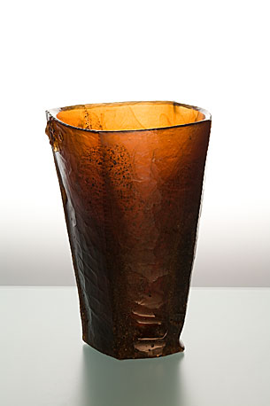 AUTUMN, mould-melted glass, cut, 33 × 20 × 22 cm, 2008
foto M. Pouzar