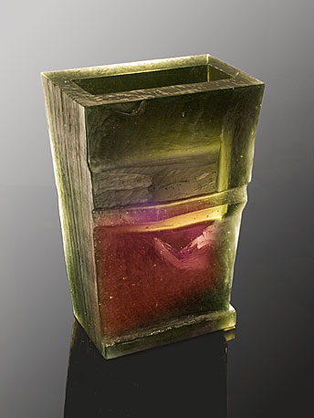THE ROCK, mould-melted glass, cut, 32 × 22 × 14 cm, 2006
foto J Šolc